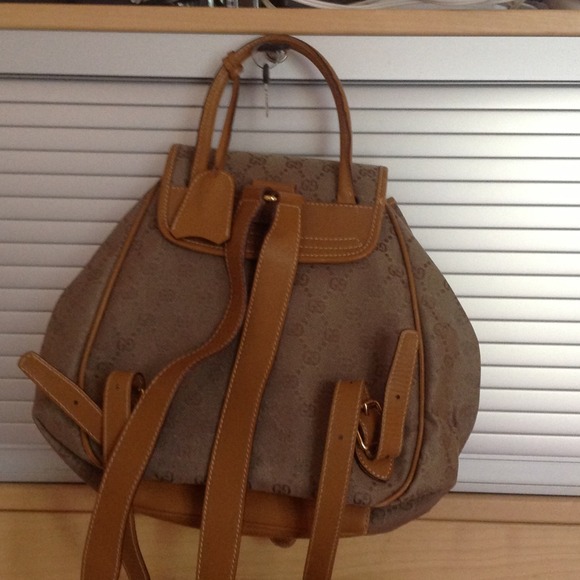 SOLD!!! Authentic Vintage GUCCI Backpack - Picture 2 of 3