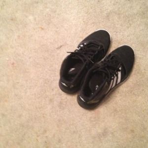 Men's size 8 Adidas high top shoes