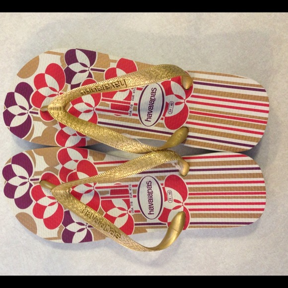 ******SOLD IN BUNDLE******Floral Havaianas