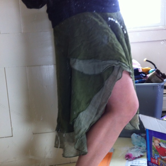 UNAVAILABLE! Green layered hi-lo wrap skirt. - Picture 2 of 3