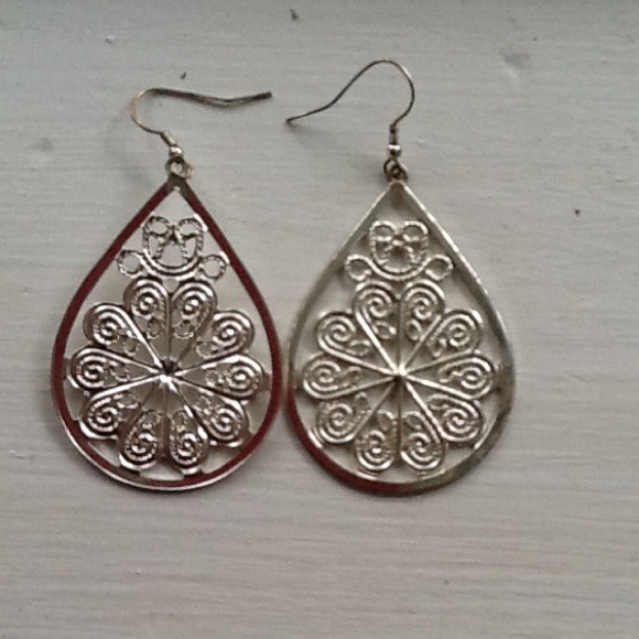 Teardrop earrings