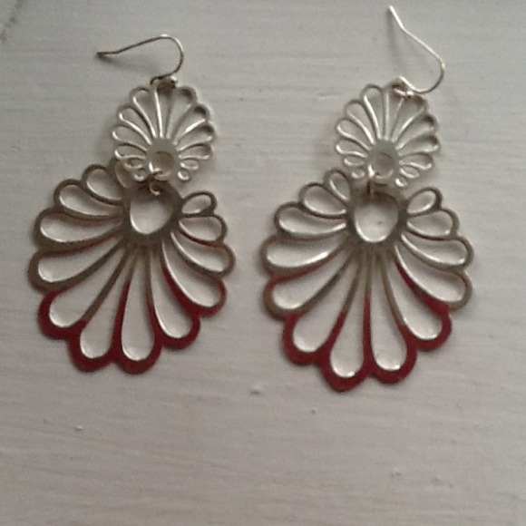 Dangle earrings