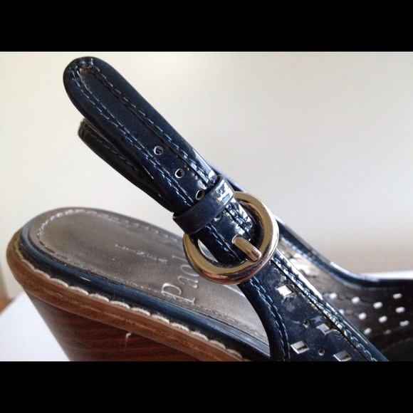 Paolo Wedges - Size 6 - Picture 2 of 4