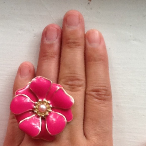Pink flower ring