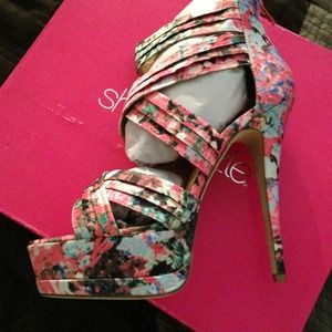 Floral platform sandal