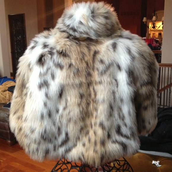 *SOLD* Express leopard fur bolero - Picture 2 of 4