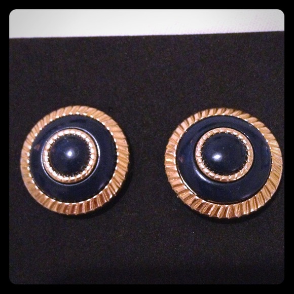 Pressure earrings