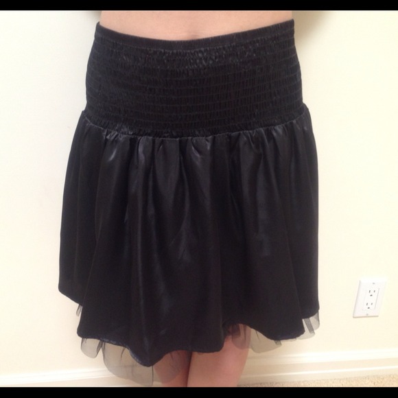 ❤️SUPER SALE❤️Black Satin Skirt wTulle ruffle hem.