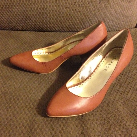 NWOT🌟Tan heels