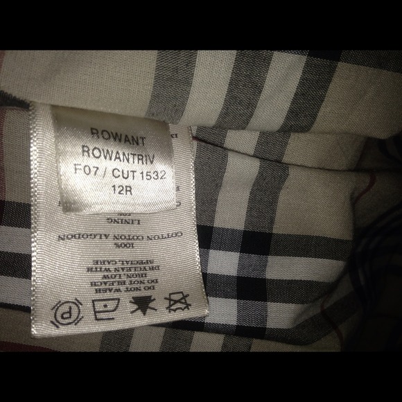 Authentic Burberry raincoat size 12 r - Picture 2 of 2