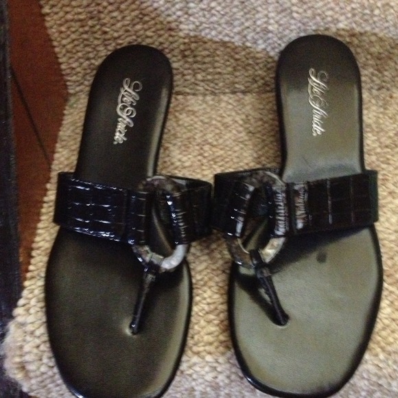 Size 6.5 - Picture 2 of 3