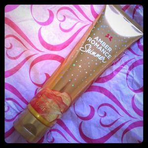 Rare! VS amber romance shimmer lotion, new