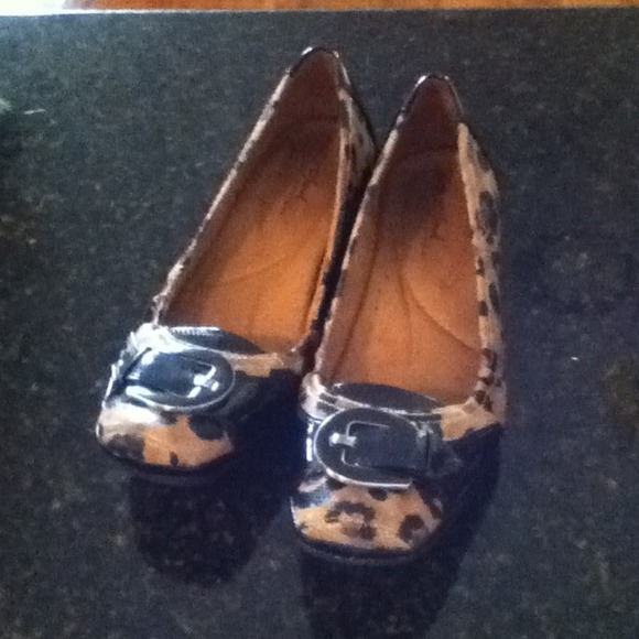 Size 10 new natural souls leopard print flat