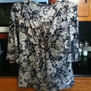 Dress shirt with buckle decal