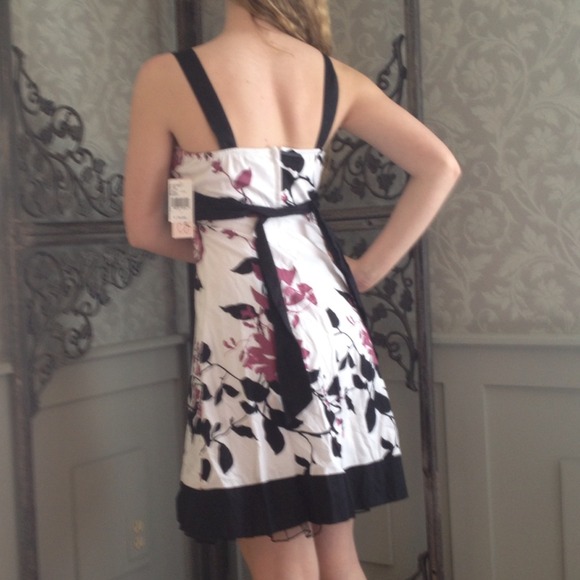 Floral Spring Dress - Picture 2 of 2