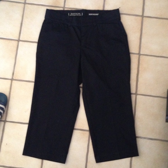 Dockers Black Capris Pants, New without tags