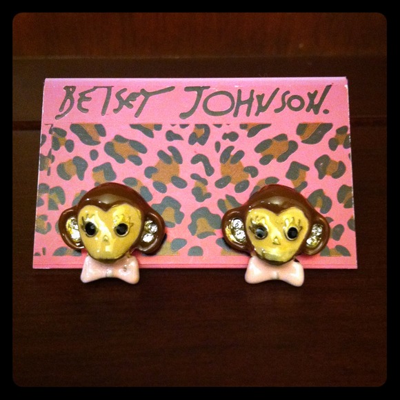 🐵BETSEY JOHNSON 🐒Earrings