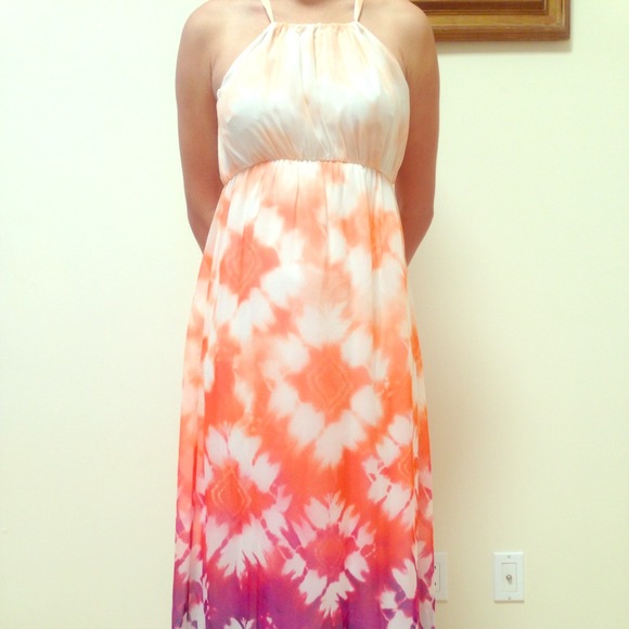 ❤️MEGA SALE❤️Tie dyed Silk Chiffon Halter Dress.