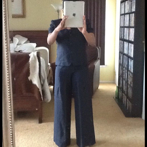 Navy 2pc linen suit with pleats