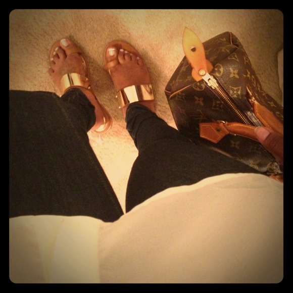 Gold statement shoes!