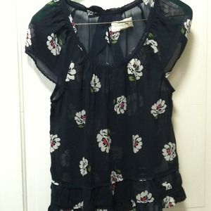 A& F top bundled with hollister pink n white sw