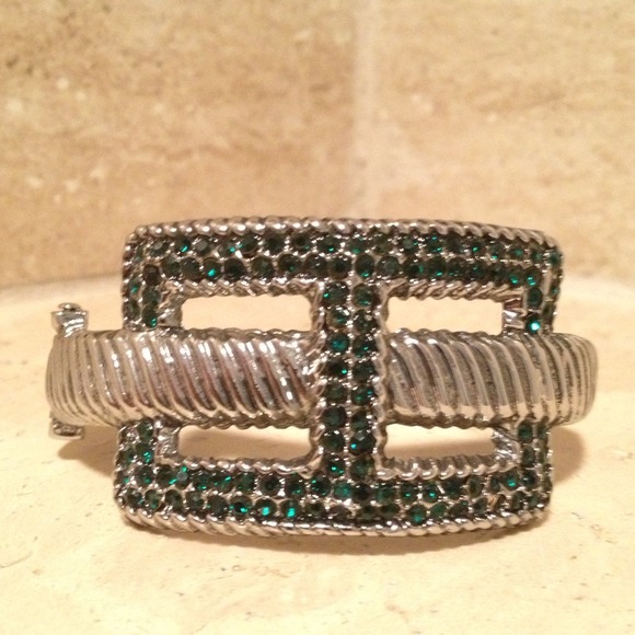 🚫Sold🚫Vintage Crystal Rhinestone Buckle Bangle - Picture 1 of 4