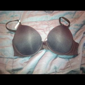 📍Black VS Pink push-up bra size 34C📍TRADE