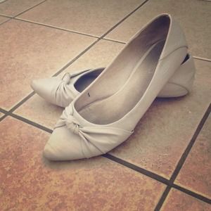 Ivory aldo flats
