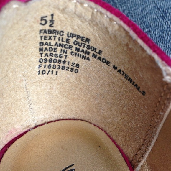 ❗REDUCED❗Maroon heels - Picture 2 of 3