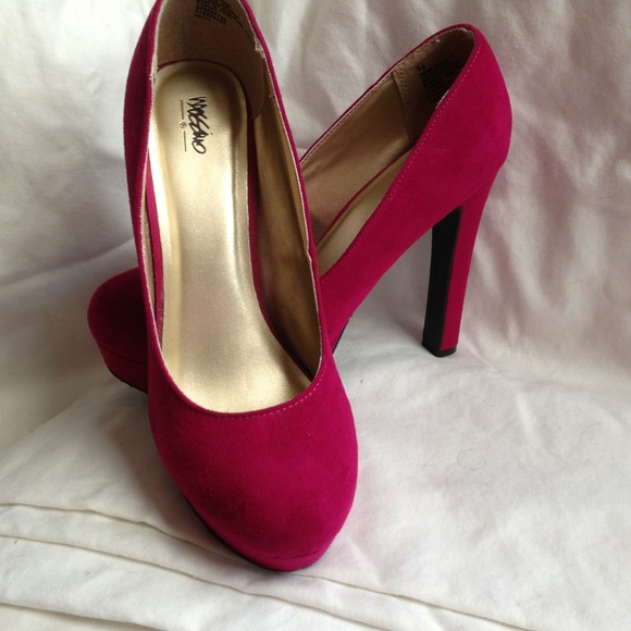 ❗REDUCED❗Maroon heels - Picture 3 of 3