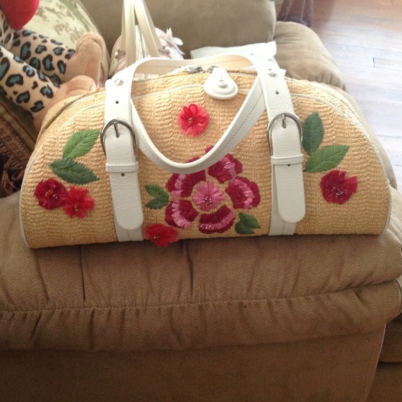 DIOR!! BEST OFFER??? - Picture 2 of 3