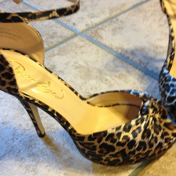 Sold Leopard Print Platform Heels - Picture 2 of 4
