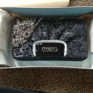 BNWT Coach limited edition clutch/purse.