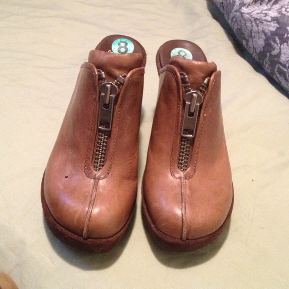 Clogs