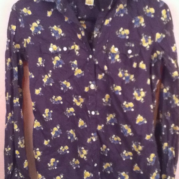 Floral button up - Picture 1 of 1