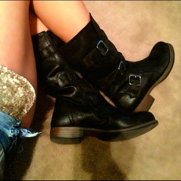 👢Black Boots👢❌NO TRADES❌