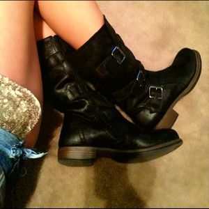 👢Black Boots👢❌NO TRADES❌