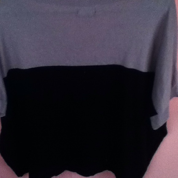 Express gray and black top - Picture 2 of 2