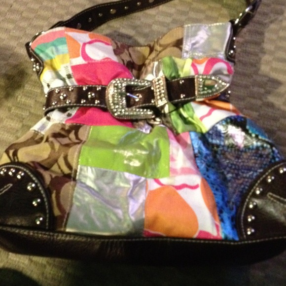 ***** Sold in bundle*****Multi colored purse