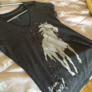 Shirt which horse on it