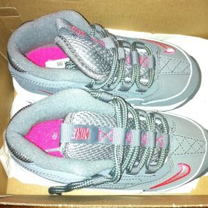 Brand NEW Girls Air Griffey Max II - Toddler 9c