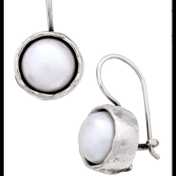 Silpada Jewelry - Margarine pearl earrings