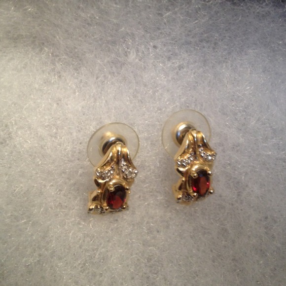 ONLY FOR JACKIE!! 10 kt gold, garnet and diamonds!