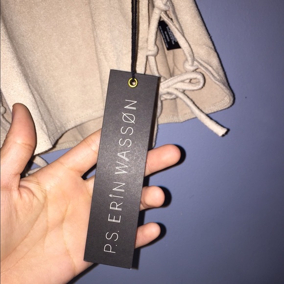 Suede Lace-up Crop Top - Picture 3 of 3