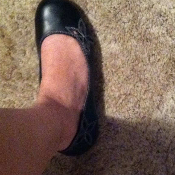 Flats - Picture 2 of 2