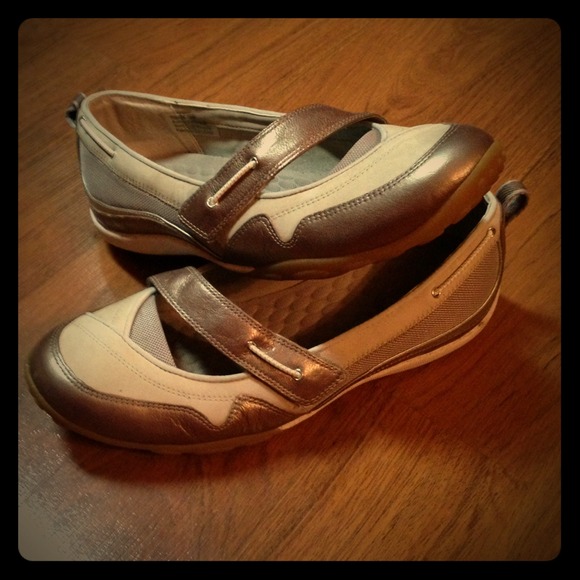 💥REDUCED!💥Privo by Clark's Slip-Ons