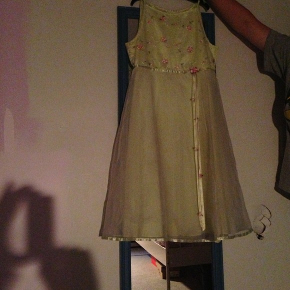 Size 10 dress with wire fitted top. One time used