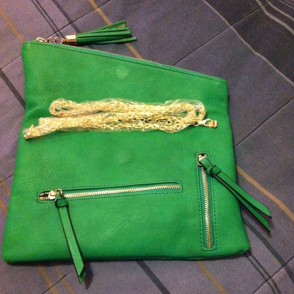 🚫BUNDLED🚫 Mint colored clutch - Picture 2 of 4