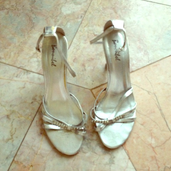 Silver diamond heels