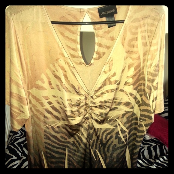 💢💢SOLD IN BUNDLE💢💢Lane Bryant plus top 18/20